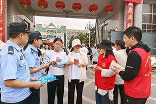 德媒：多特只愿意与胡梅尔斯续约1年，但球员希望留队更久