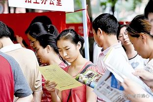 天空：卢顿主帅爱德华兹确认，队长洛克耶将参加与伯恩茅斯的重赛